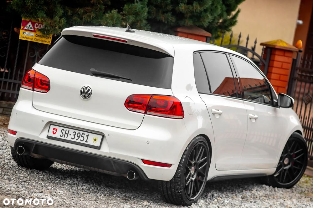 Volkswagen Golf 2.0 TSI GTI - 12