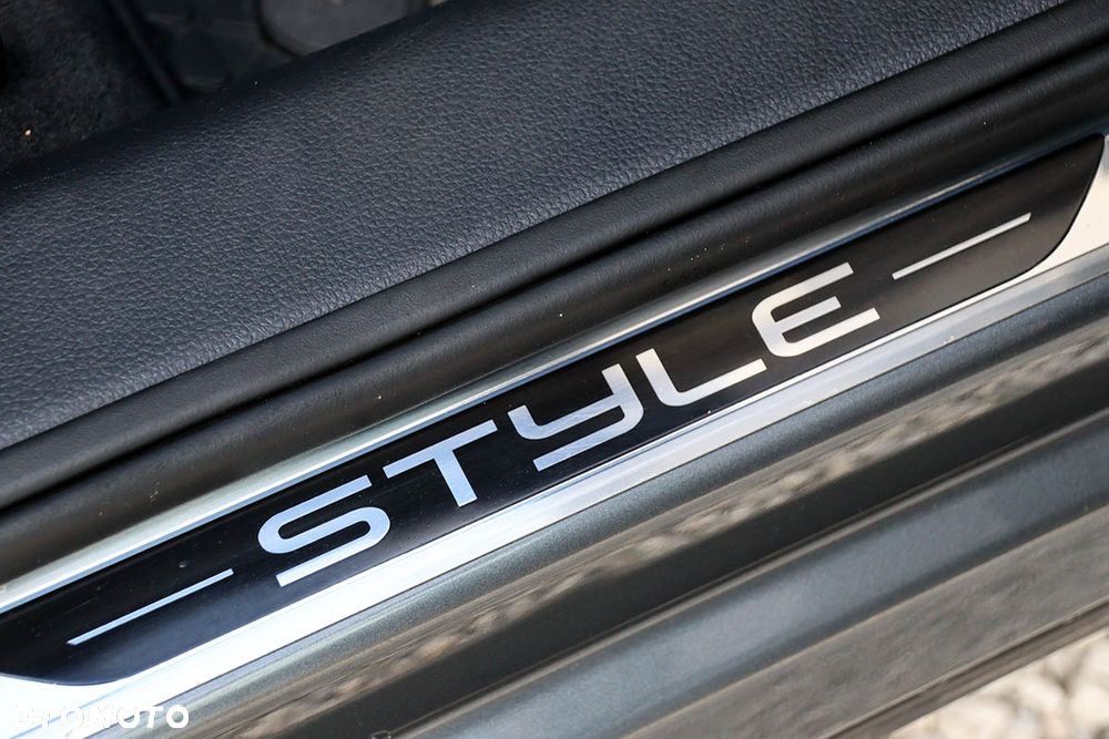 Volkswagen Sharan 2.0 TDI 4MOTION Blue Motion Style - 36