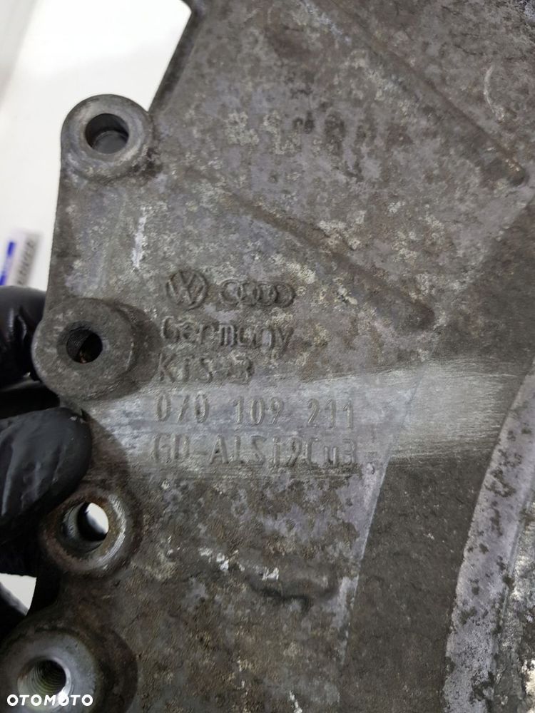 OSŁONA OBUDOWA ROZRZĄDU 070109211 VW TRANSPORTER T5 2.5 TDI BNZ - 8
