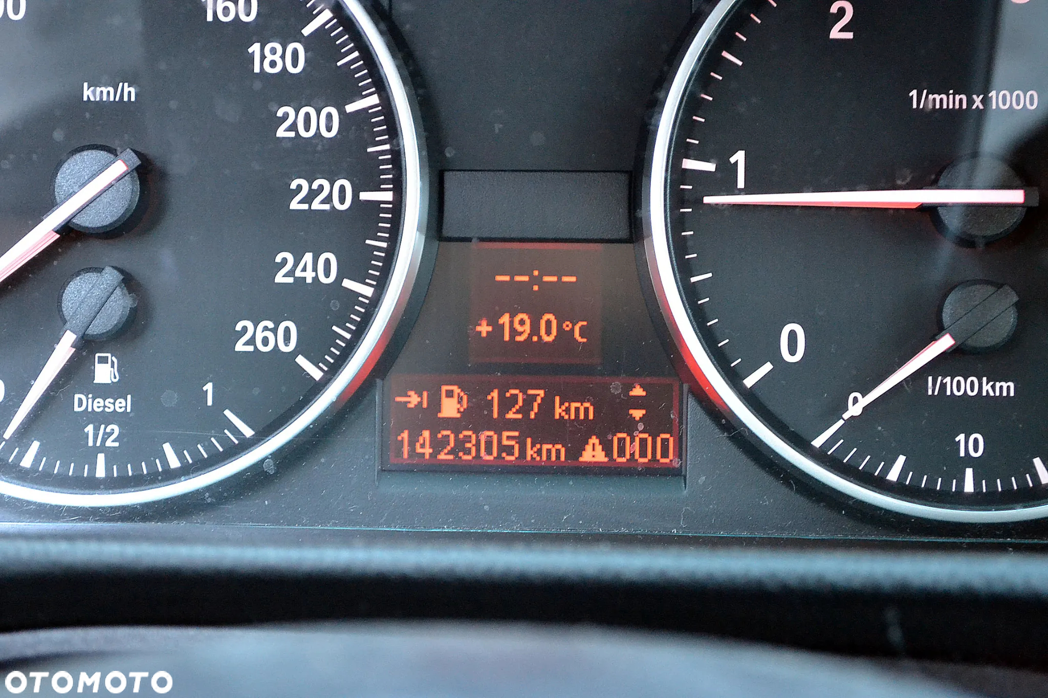 BMW Seria 3 318d - 14