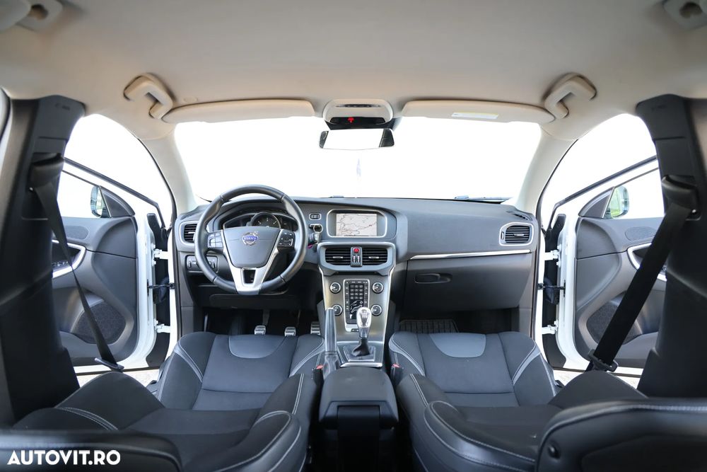 Volvo V40 D2 94g Summum - 12