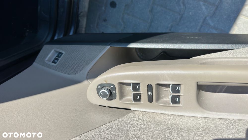 Volkswagen Passat 2.0 TDI DPF DSG Comfortline - 26