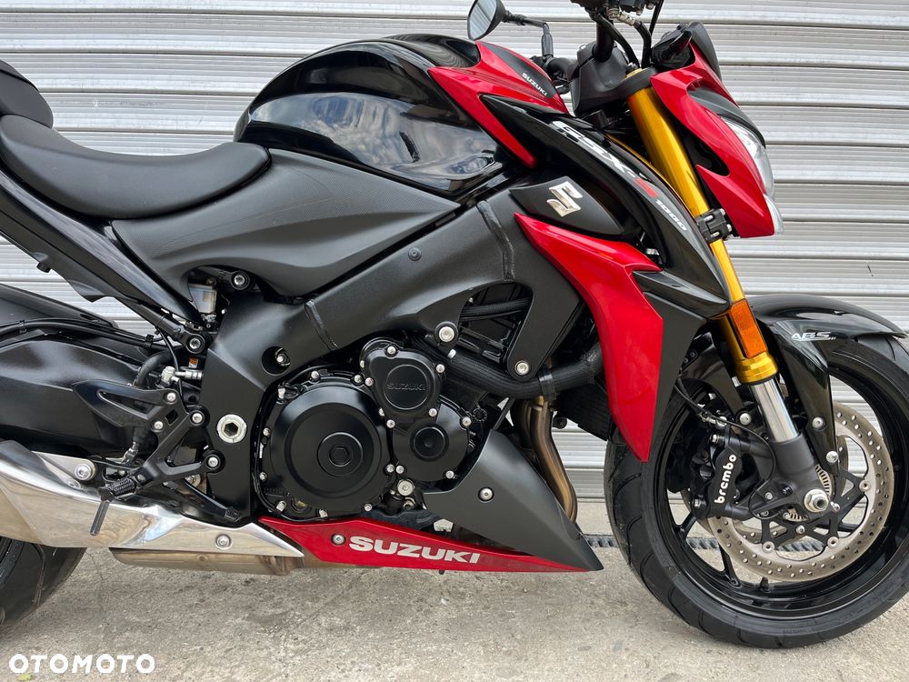 Suzuki GSX 1000 - 38