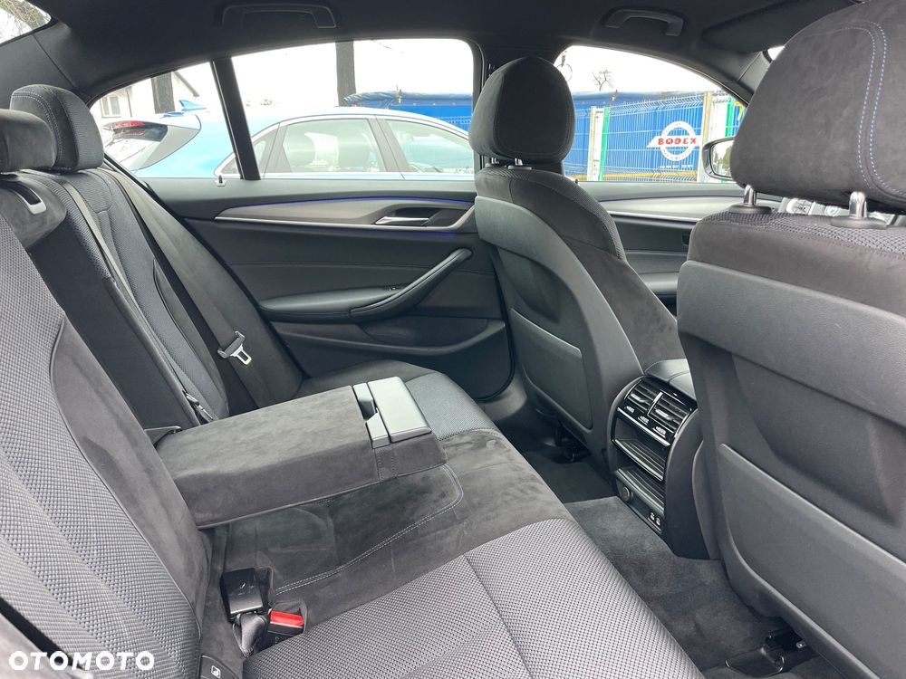 BMW Seria 5 520d xDrive M Sport sport - 24