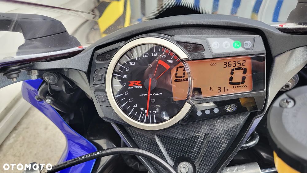 Suzuki GSX-R - 12