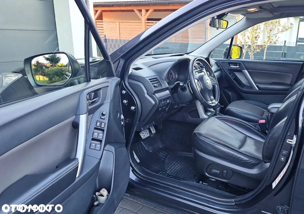 Subaru Forester 2.0XT Platinum Lineartronic - 10