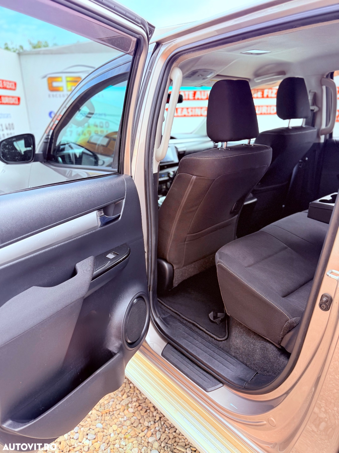 Toyota Hilux 2.4D 150CP 4x4 Double Cab 6MT Comfort - 12