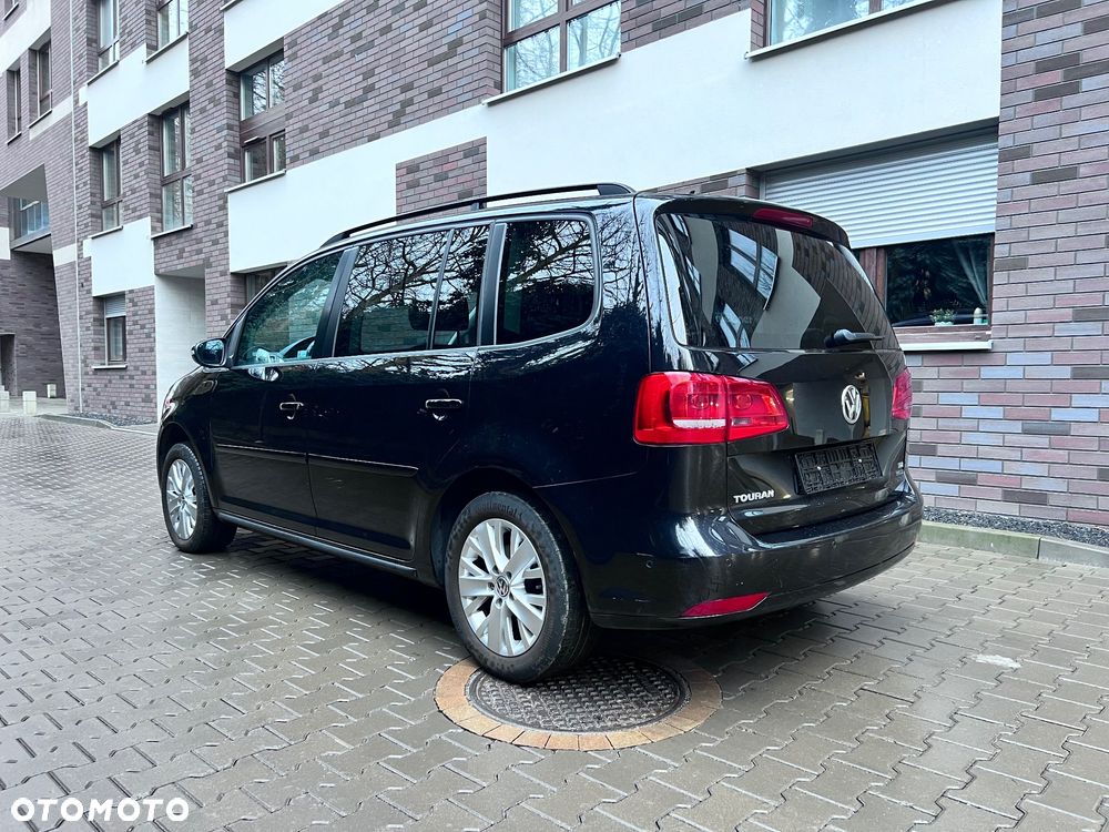 Volkswagen Touran - 11