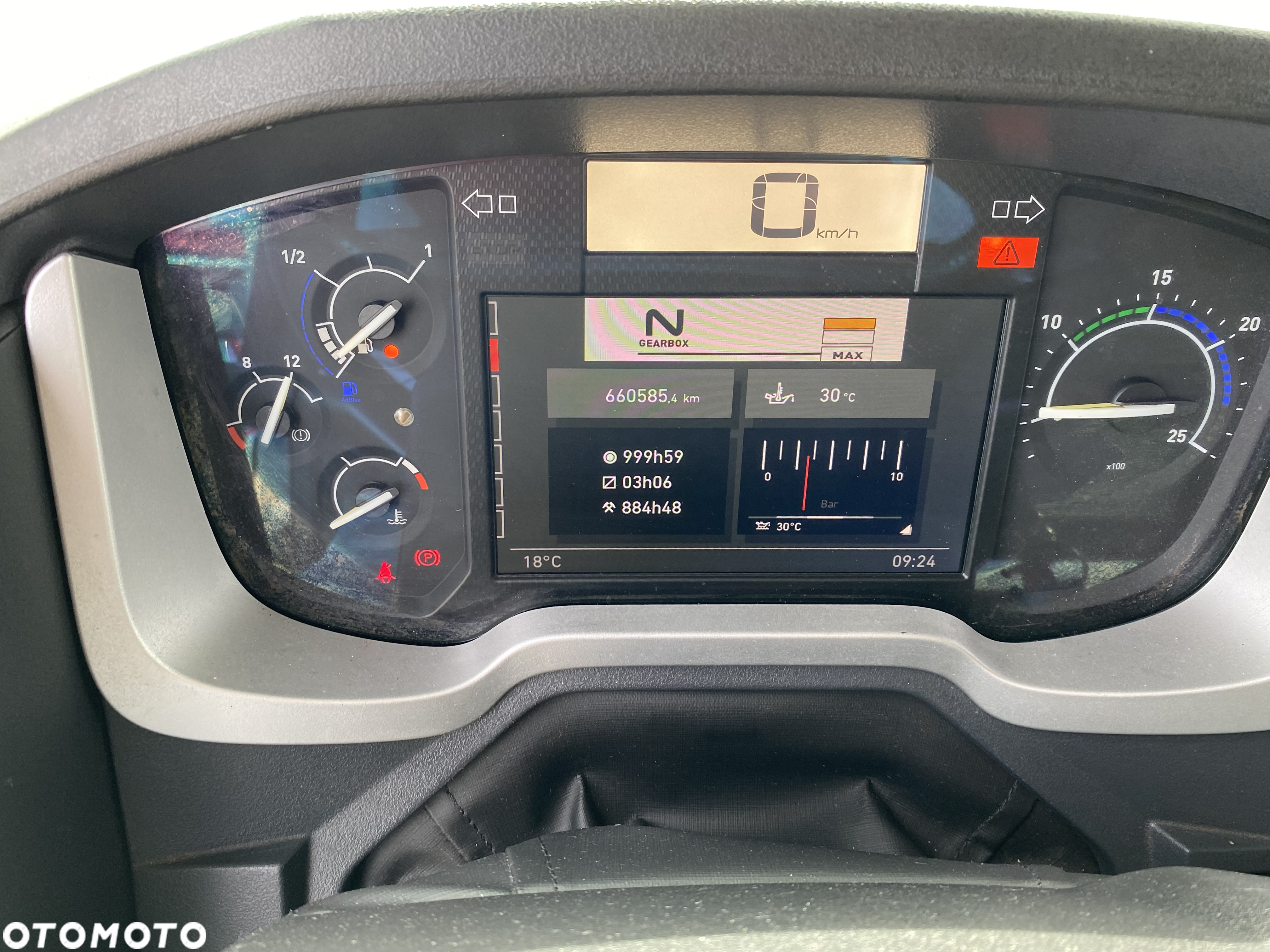 Renault T440 Sleeper Cab - 10
