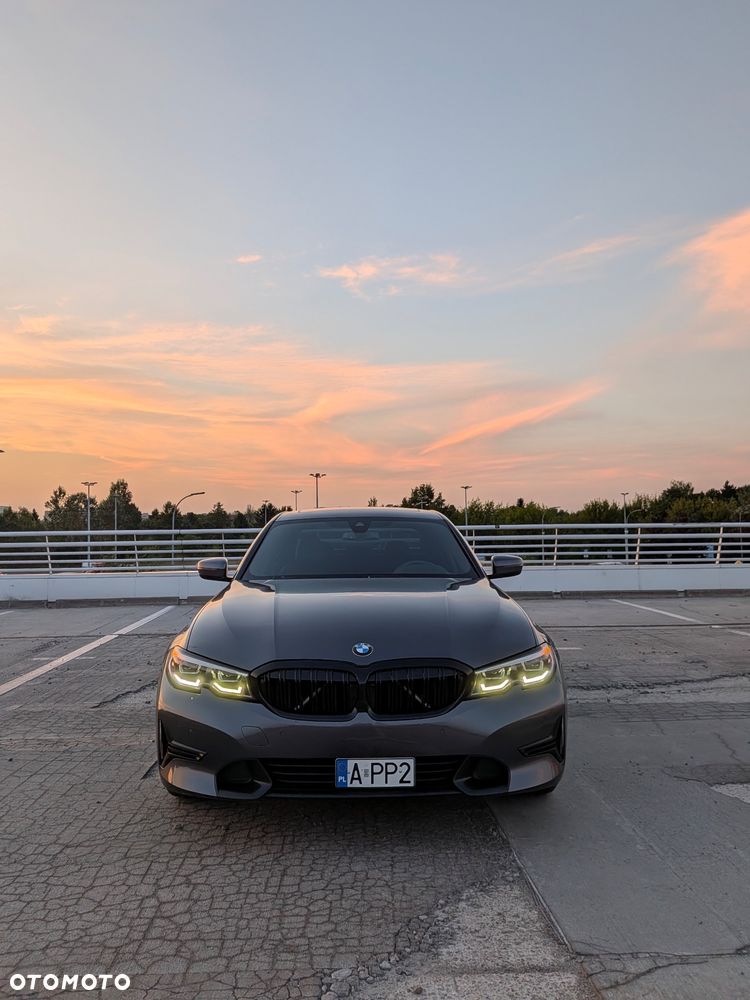 BMW Seria 3 330i Sport Line - 4