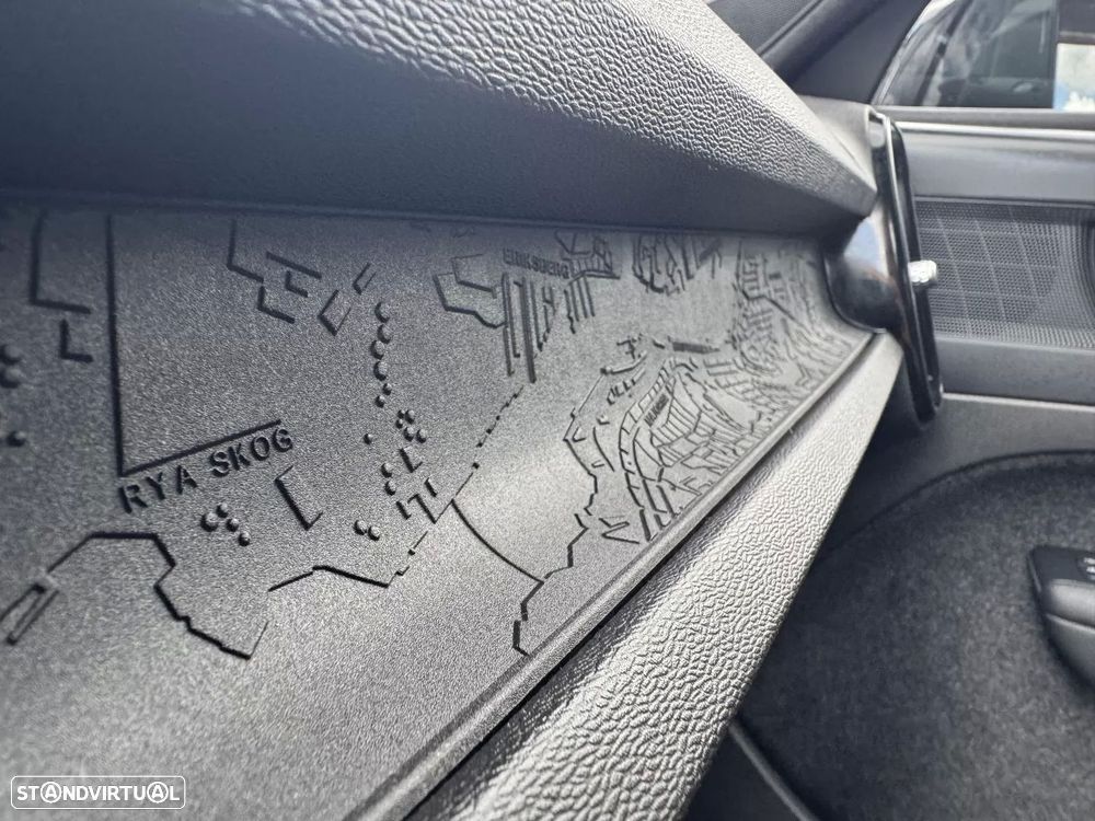 Volvo XC 40 Recharge Core - 33