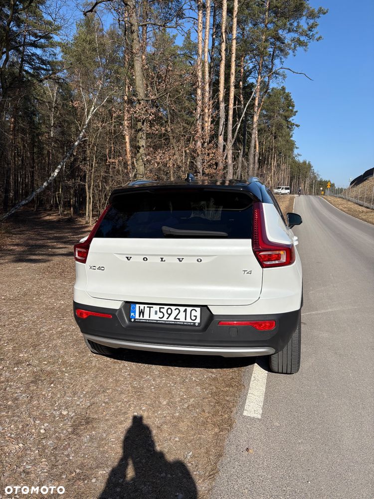 Volvo XC 40 T4 R-Design - 24
