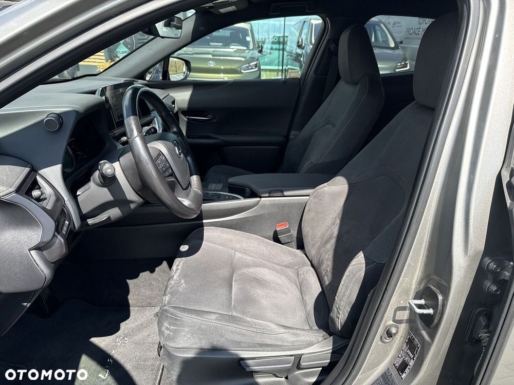 Lexus UX 250h GPF Business 2WD - 12