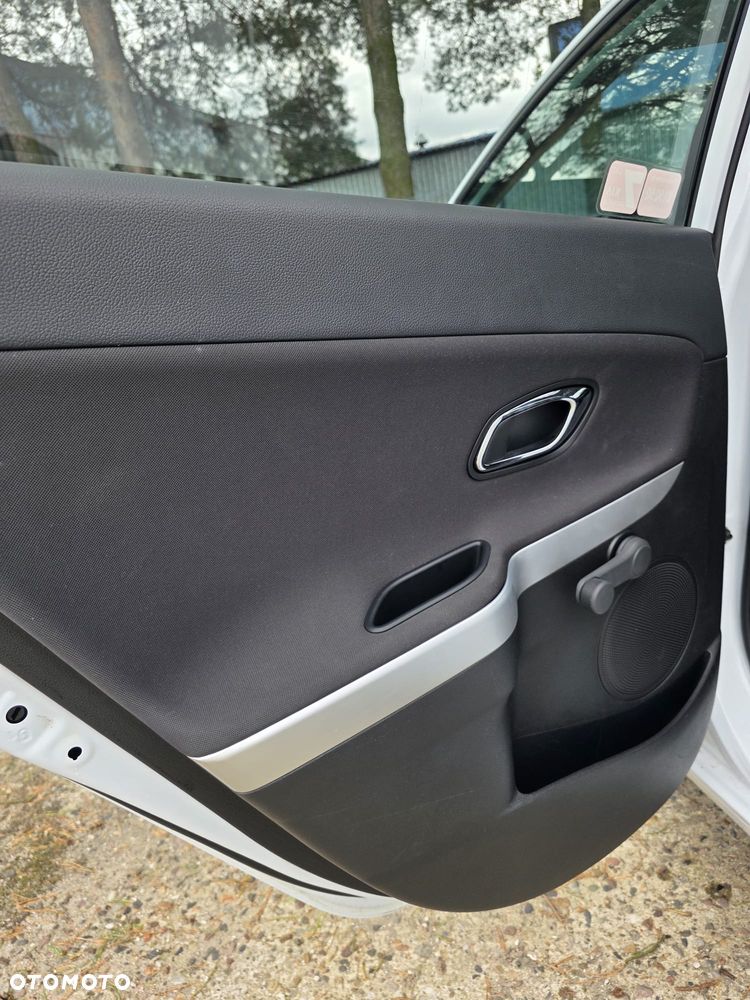 Kia Ceed - 16