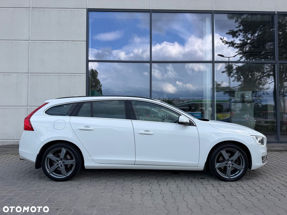 Volvo V60 T3 Geartronic Momentum - 9