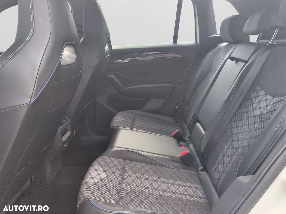 Volkswagen Tiguan - 10