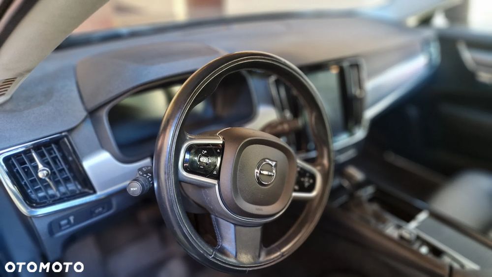 Volvo V90 D4 Momentum - 18