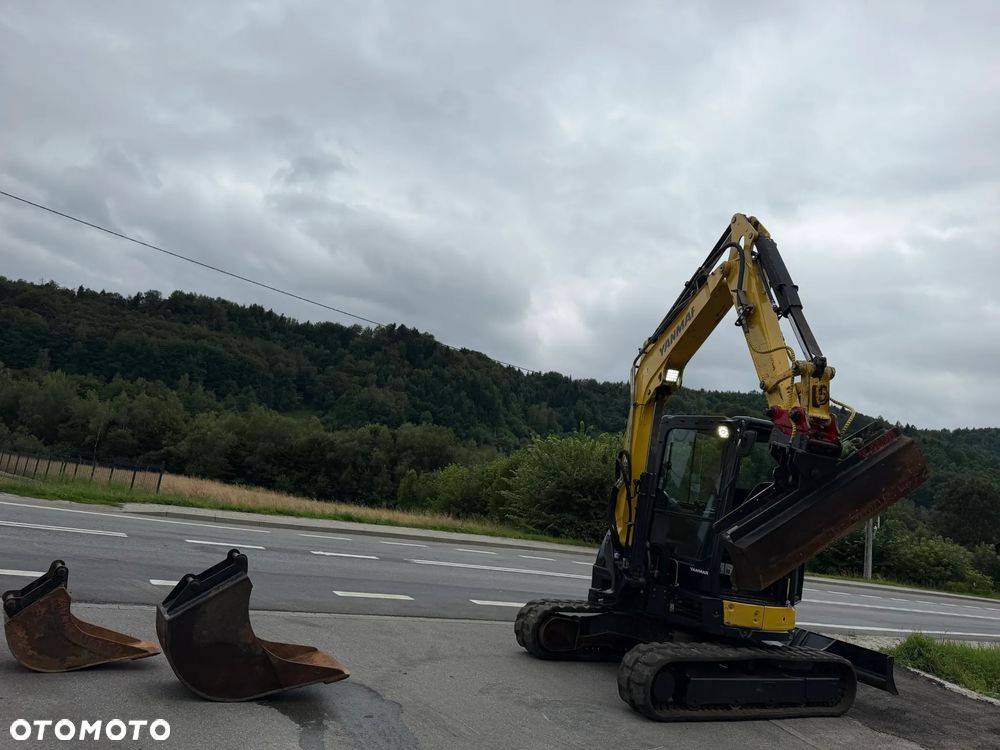 Yanmar VIO50-6A Koparka Gąsienicowa 5 ton jak Nowa z Salonu 2018 rok. 1900 mtg. Szybko-złącze. Łyżka uchylna Hydraulicznie. 3 łyżki Oryginalne skandynawskiego typu. Yanmar silnik 4 cylindry! Maszyna z Norwegii. DEKRA 2026rok AKTUALNA! Dokumentacja! Pompa ON. ani deka luzów i wycieków! OKAZJA Linia Hydr. Plus. Długie ramię PLUS. Oświetlenie LED. Gąski bardzo ładne. Wielka Okazja! Pełne sterowanie z dżojstików!! - 29