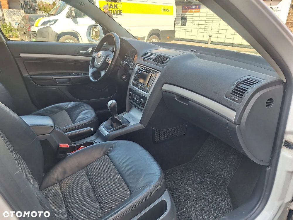 Skoda Octavia 1.8 TSI IMPULS EDITION 4x4 - 26