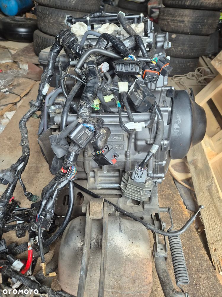 Yamaha MT09 silnik - 4