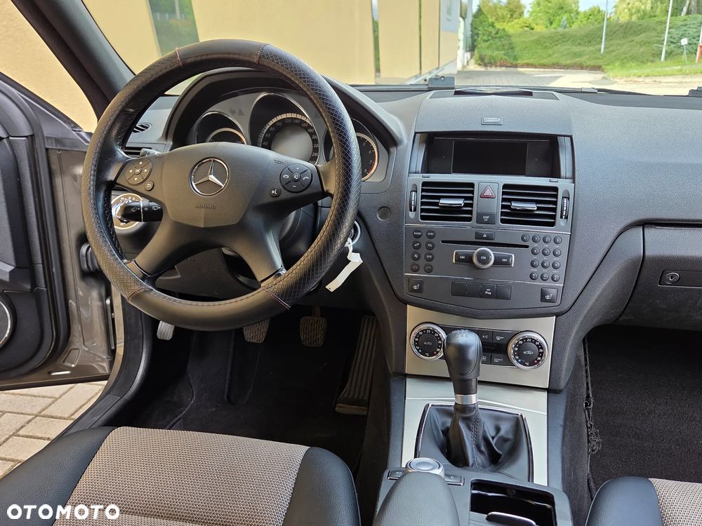 Mercedes-Benz Klasa C 200 (BlueEFFICIENCY) Avantgarde - 22