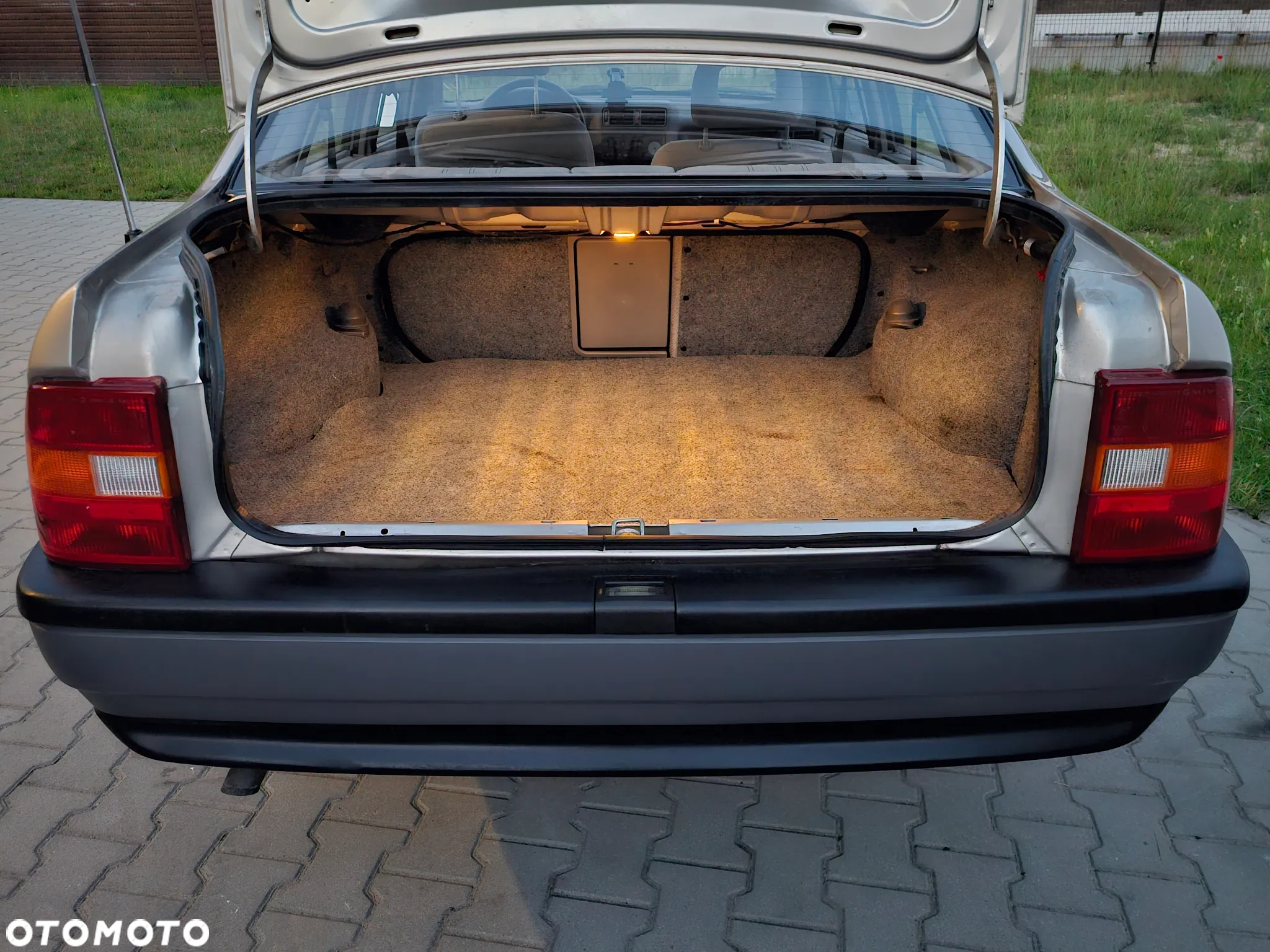 Opel Vectra 2.0 GL - 27