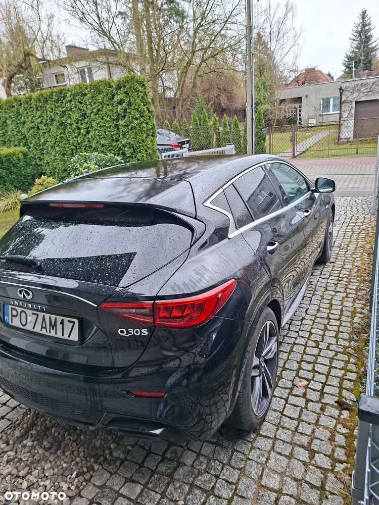 Infiniti Q30 2.0t Sport 7DCT - 5