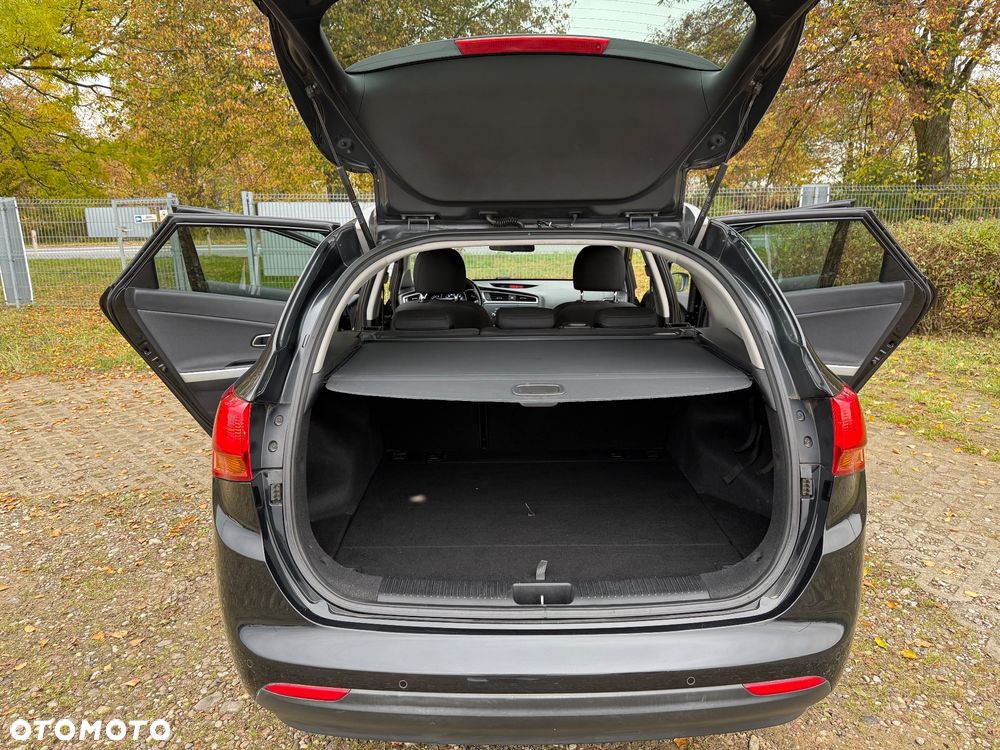 Kia Ceed 1.4 CVVT Dream-Team Edition - 17