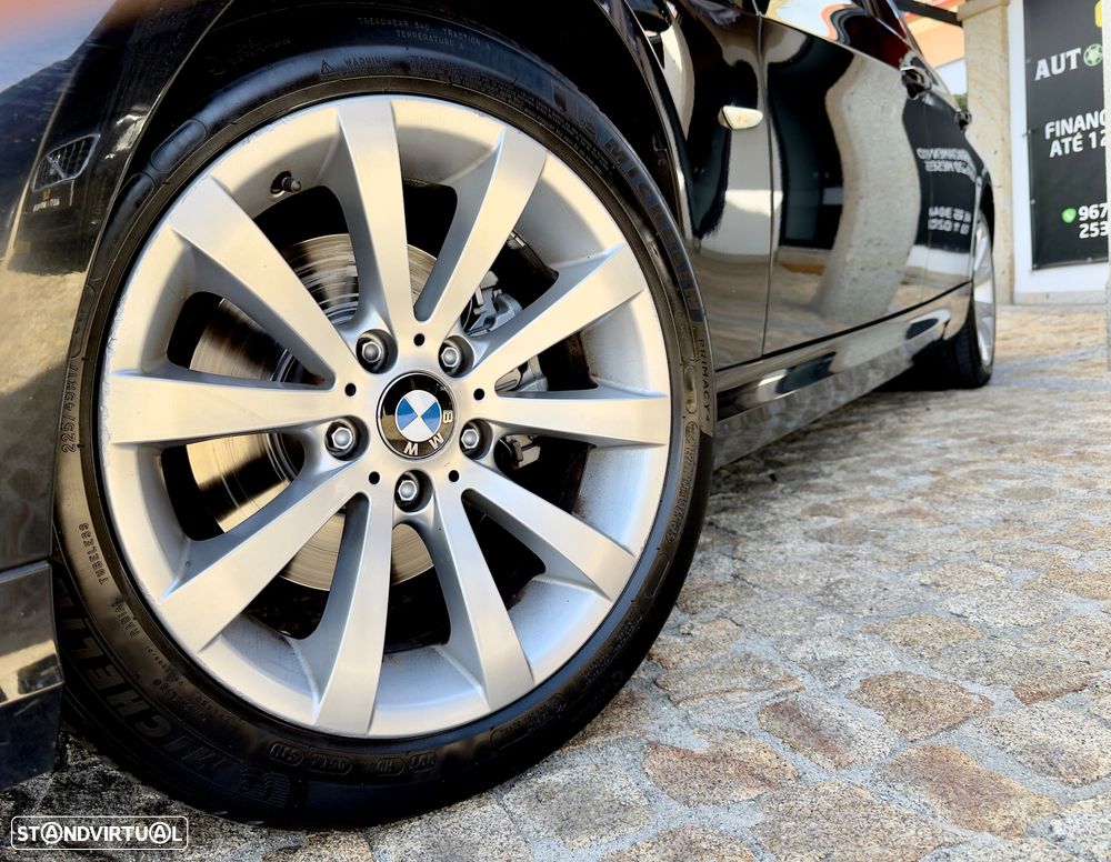 BMW 320 d Navigation Sport - 14