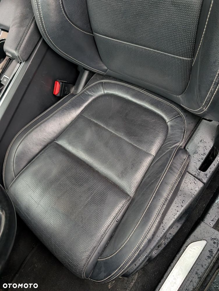 Jaguar XE 2.0 D R-Sport - 11