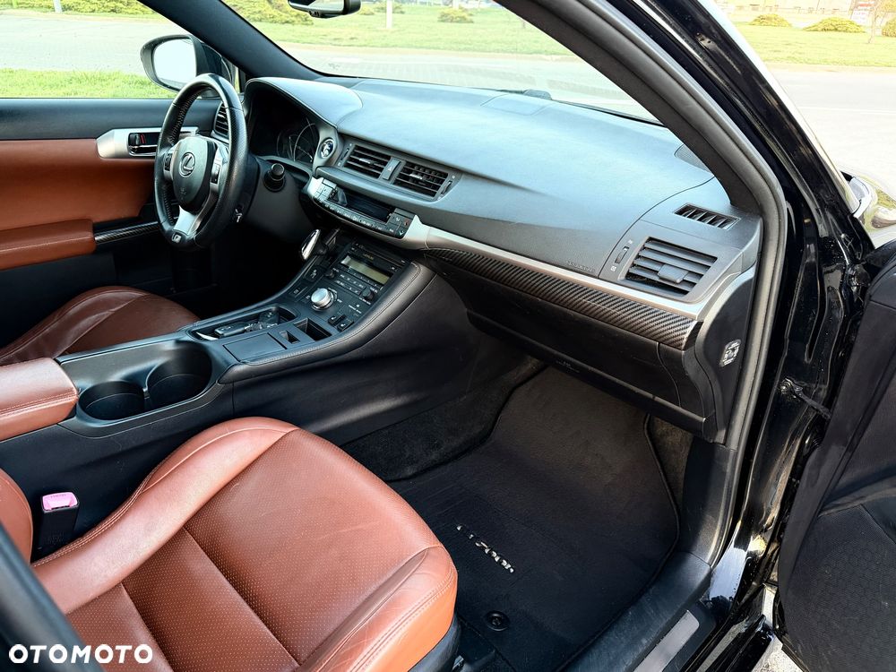 Lexus CT 200h F Sport - 16