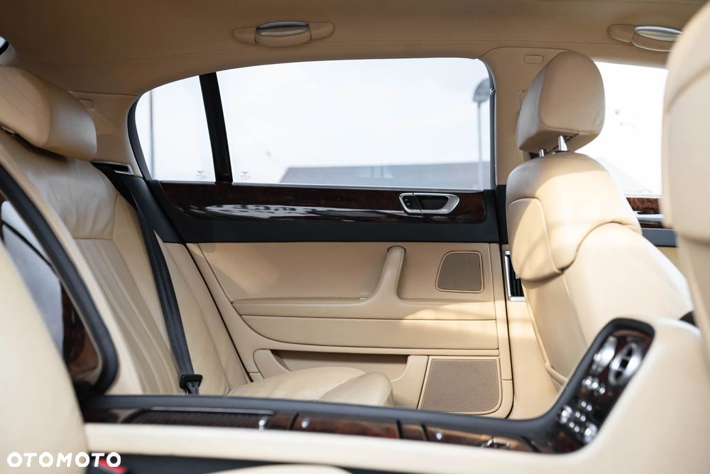 Bentley Flying Spur - 31