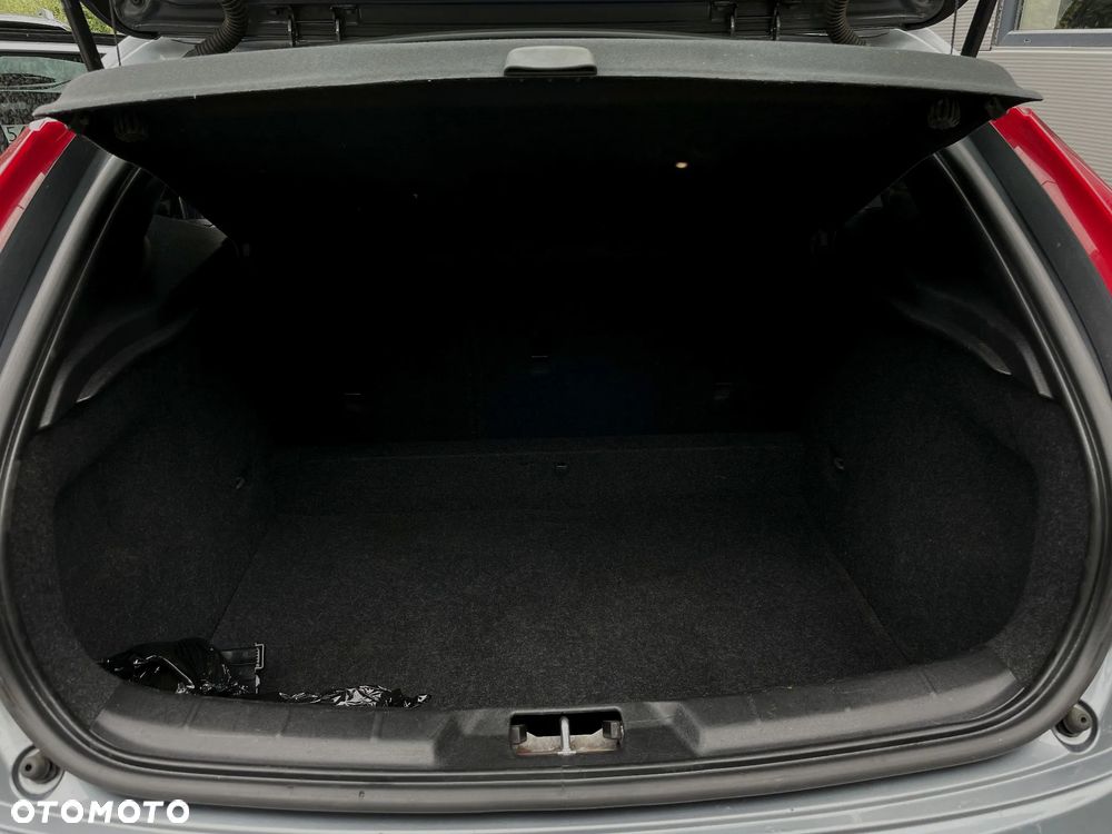 Volvo V40 Cross Country D3 Momentum - 35