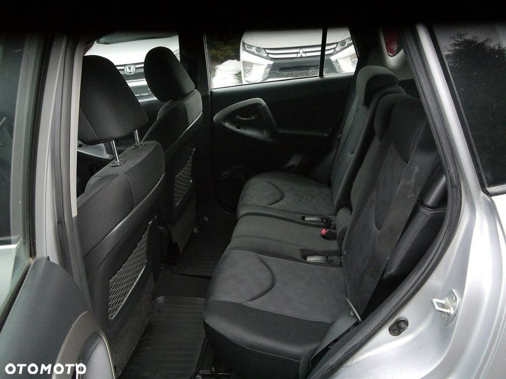 Toyota RAV4 2.2 D-4D 4x4 Sol - 24