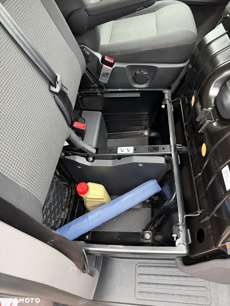 Volkswagen Transporter - 28