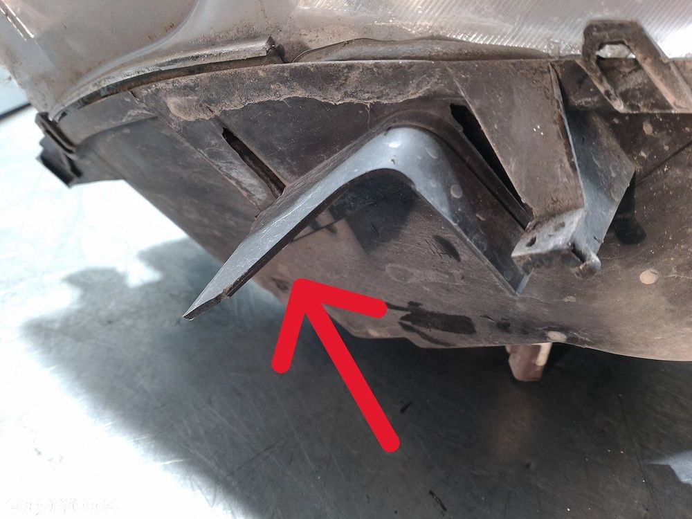 LAMPY PRZÓD KOMPLET CITROEN XSARA PICASSO 9649557480   9649557380  89310170 - 4