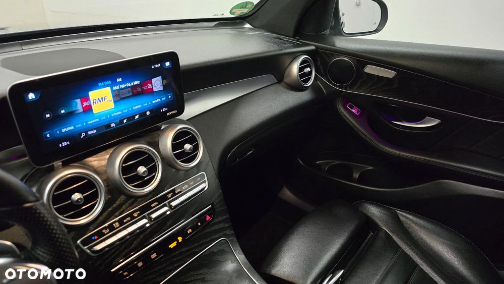 Mercedes-Benz GLC 300 d 4Matic 9G-TRONIC AMG Line Plus - 31