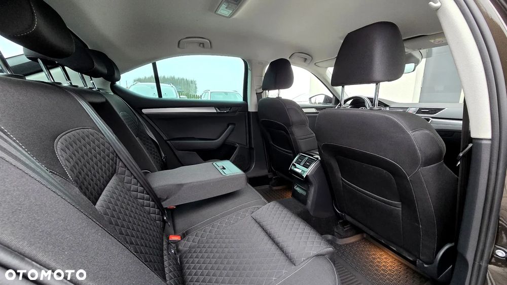 Skoda Superb 2.0 TDI Style - 33