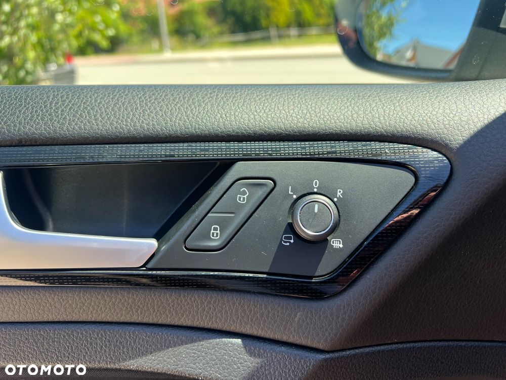 Volkswagen Golf 2.0 BlueTDI 4Motion Comfortline - 24