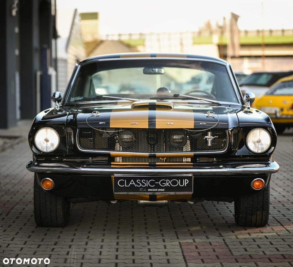 Ford Mustang - 7