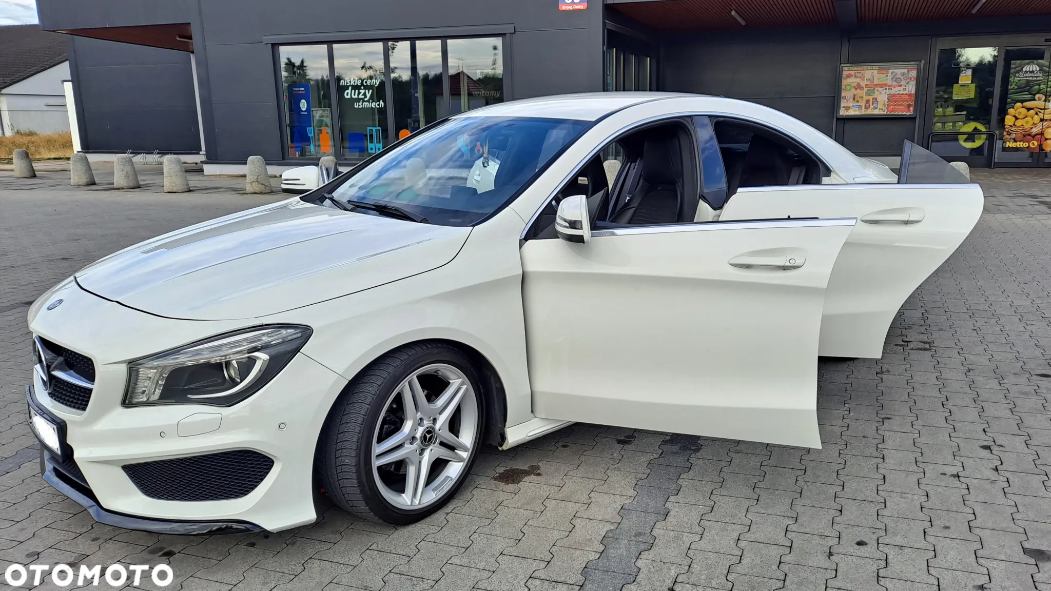 Mercedes-Benz CLA - 12