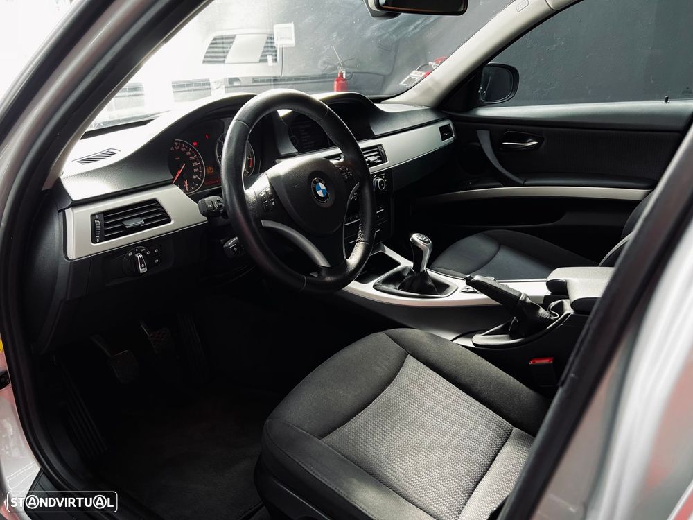 BMW 320 d Navigation - 9