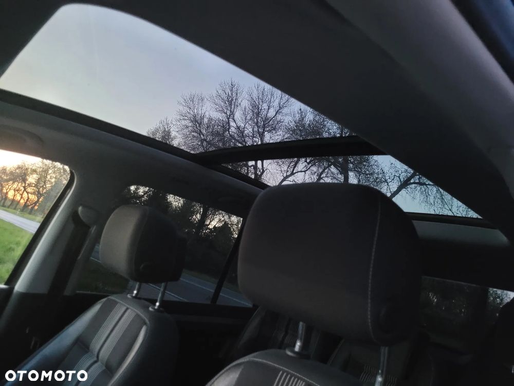 Volkswagen Touran 2.0 TDI DPF MATCH - 5