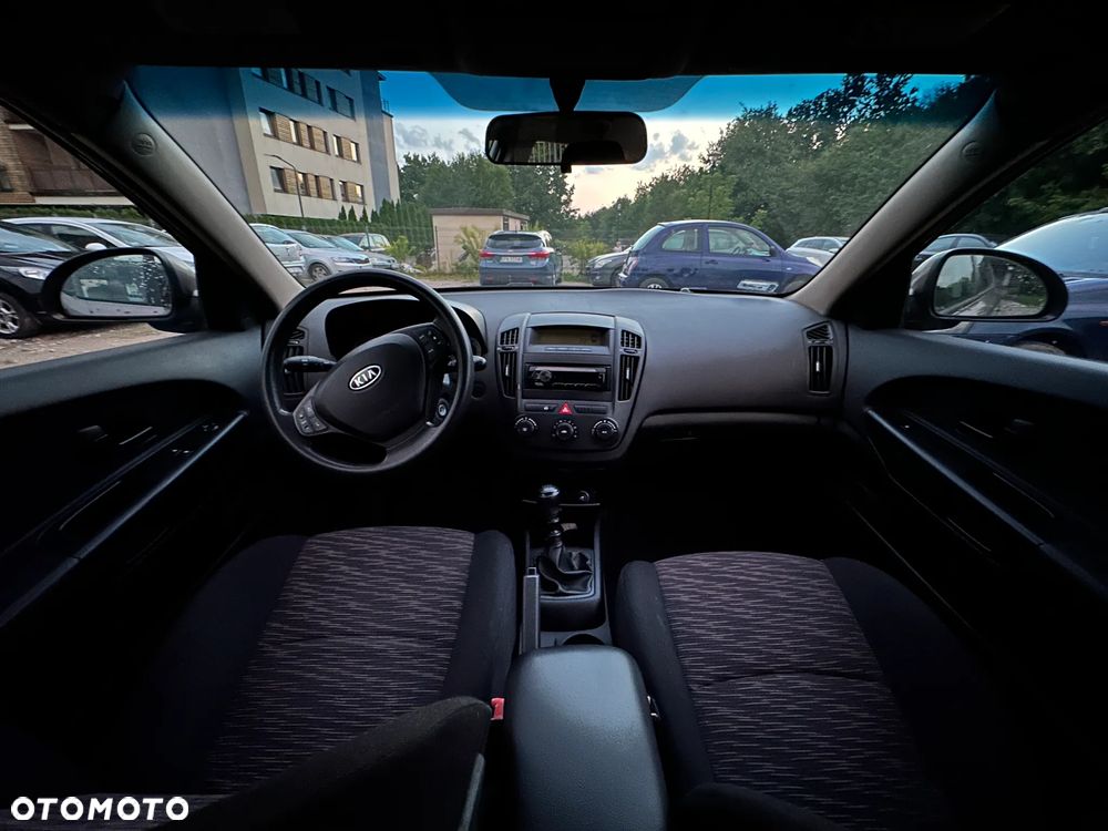 Kia Ceed 1.6 Comfort + - 5