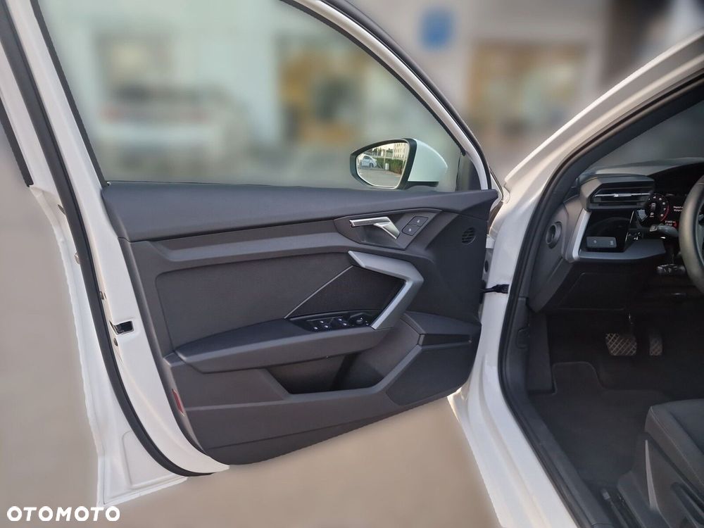 Audi A3 Sportback 30 TFSI mHEV S tronic - 11