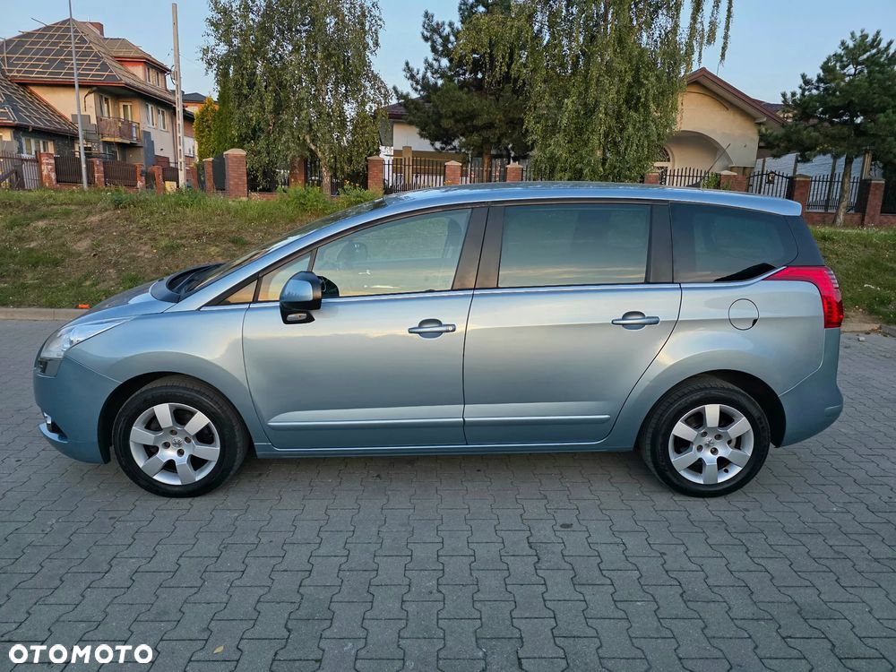 Peugeot 5008 - 8