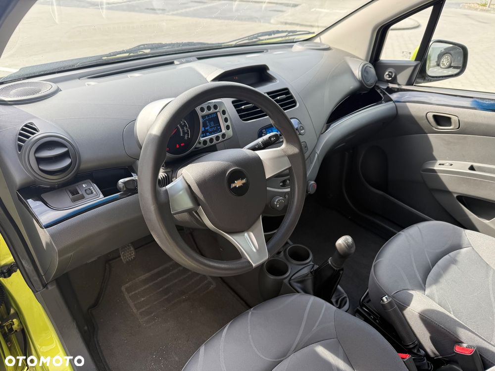 Chevrolet Spark 1.0 - 12