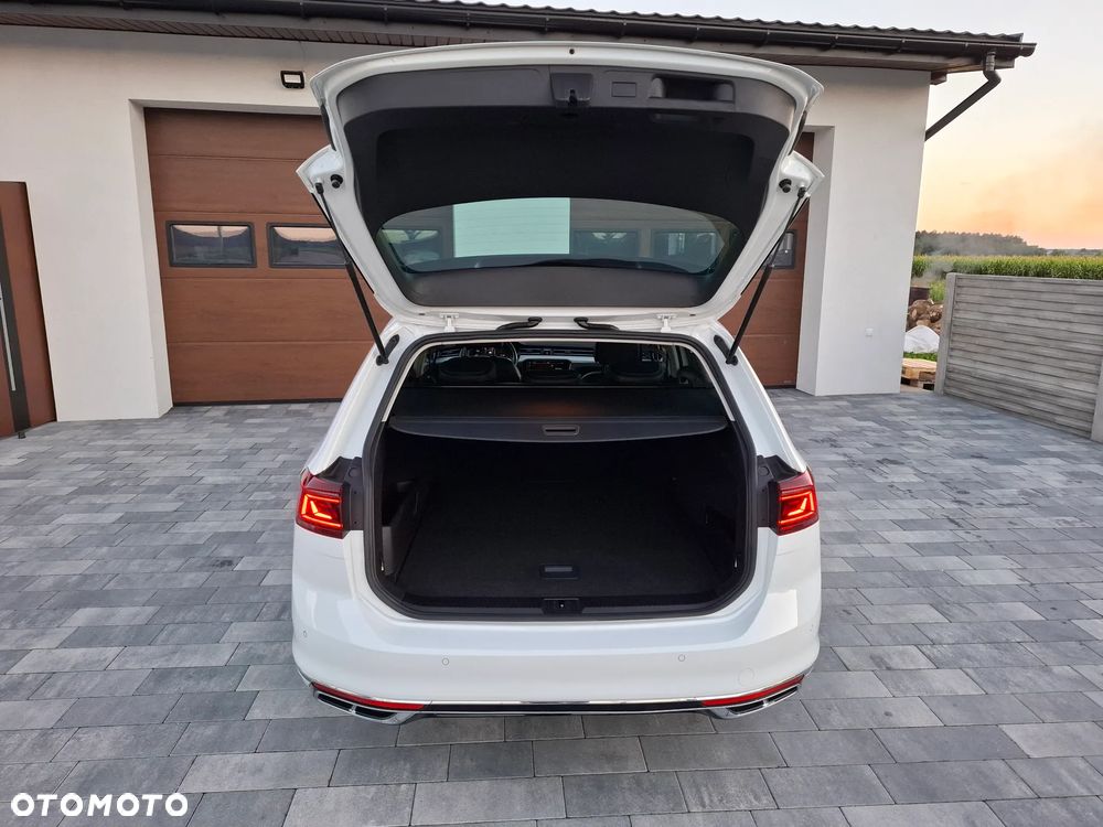 Volkswagen Passat 2.0 TDI SCR 4Motion DDG Highline - 25