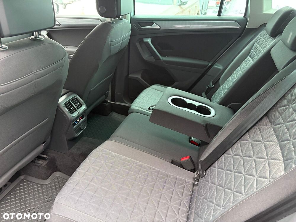 Volkswagen Tiguan - 14