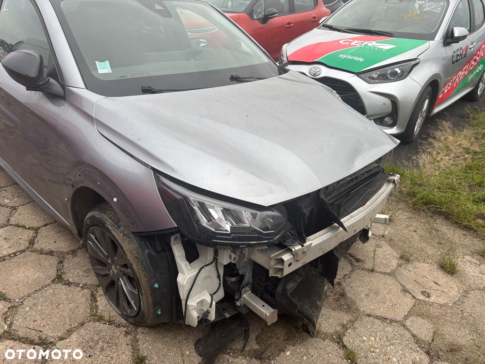 Peugeot 3008 1.6 PureTech HYbrid GT Line S&S EAT8 - 6